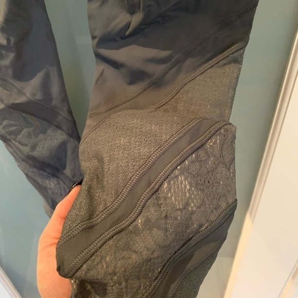 Lululemon Wunder Under High Rise Tight 25” Lace SZ 6 - Picture 7 of 7